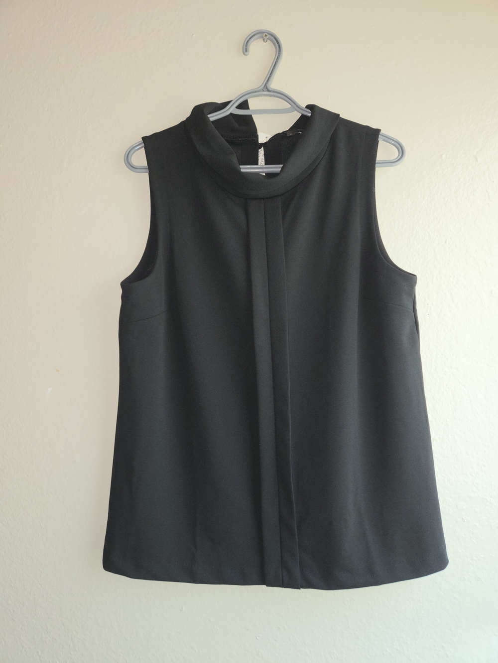 NWT Banana Republic Women's Black Sleeveless High Neck Top Blouse Size L